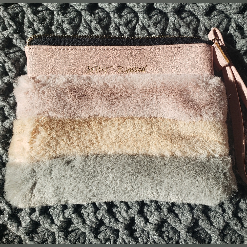 Betsy Johnson 👝